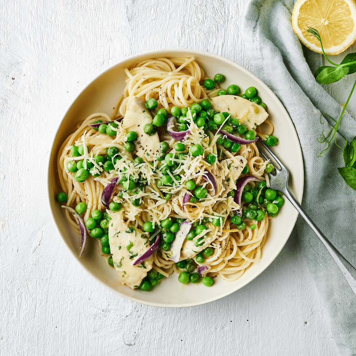 Creamy Pasta with Chicken, Peas and Cheese - Emborg 