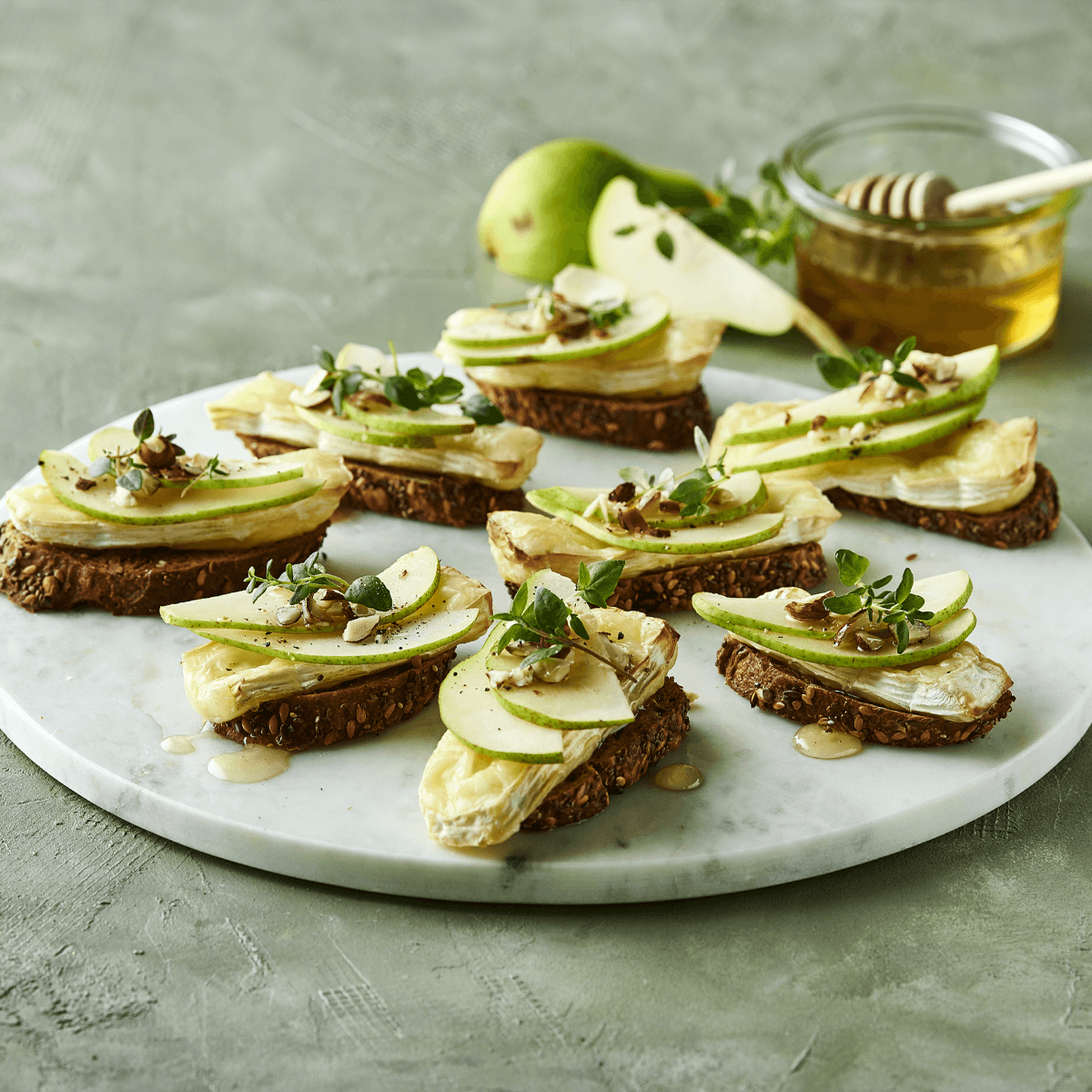Tasty Bruschetta with Pear, Thyme and Honey - Emborg Singapore