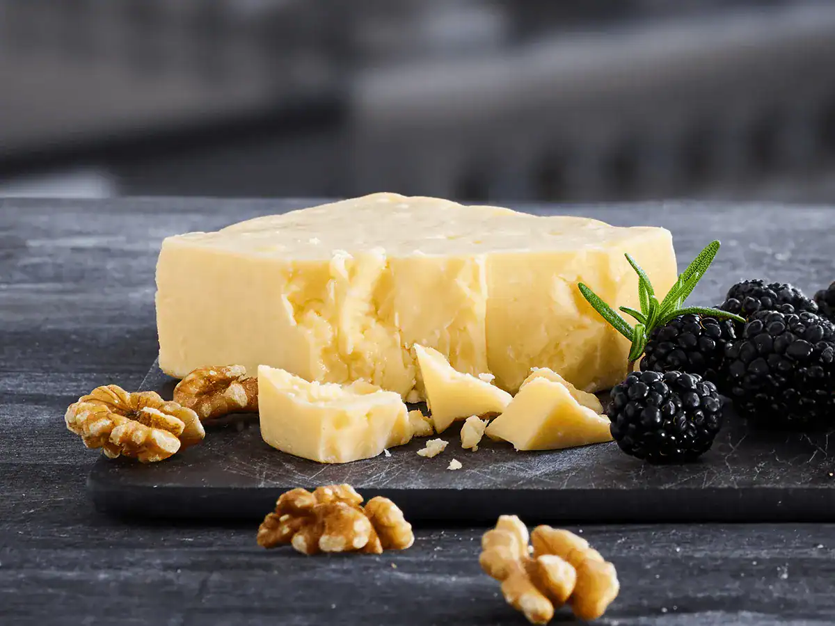 Mature Cheddar Block - Emborg