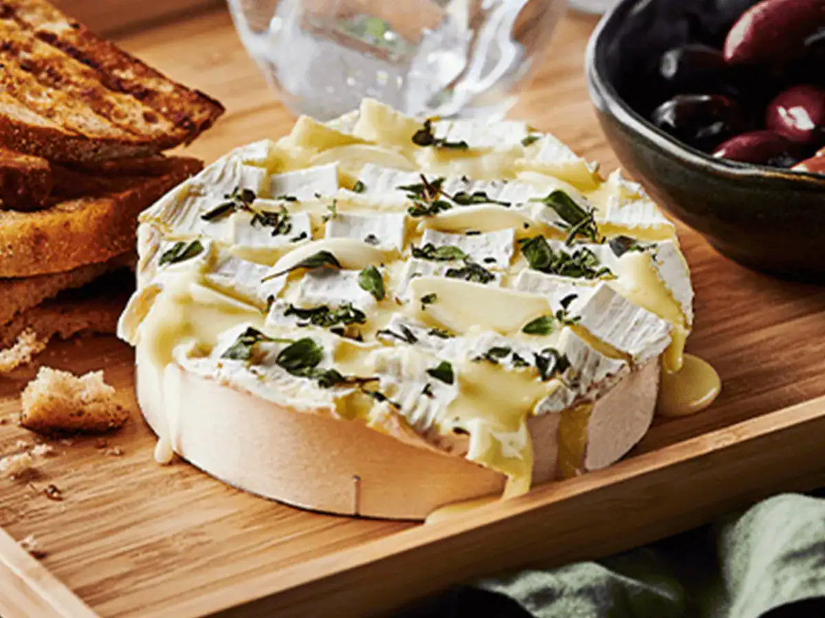 Baked Brie with Thyme and Garlic - Emborg