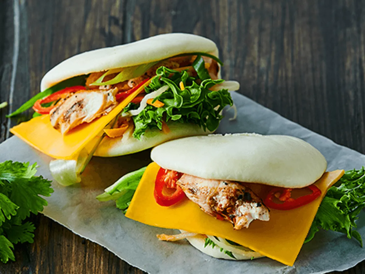 Bao Buns with Chicken and Cheddar - Emborg 