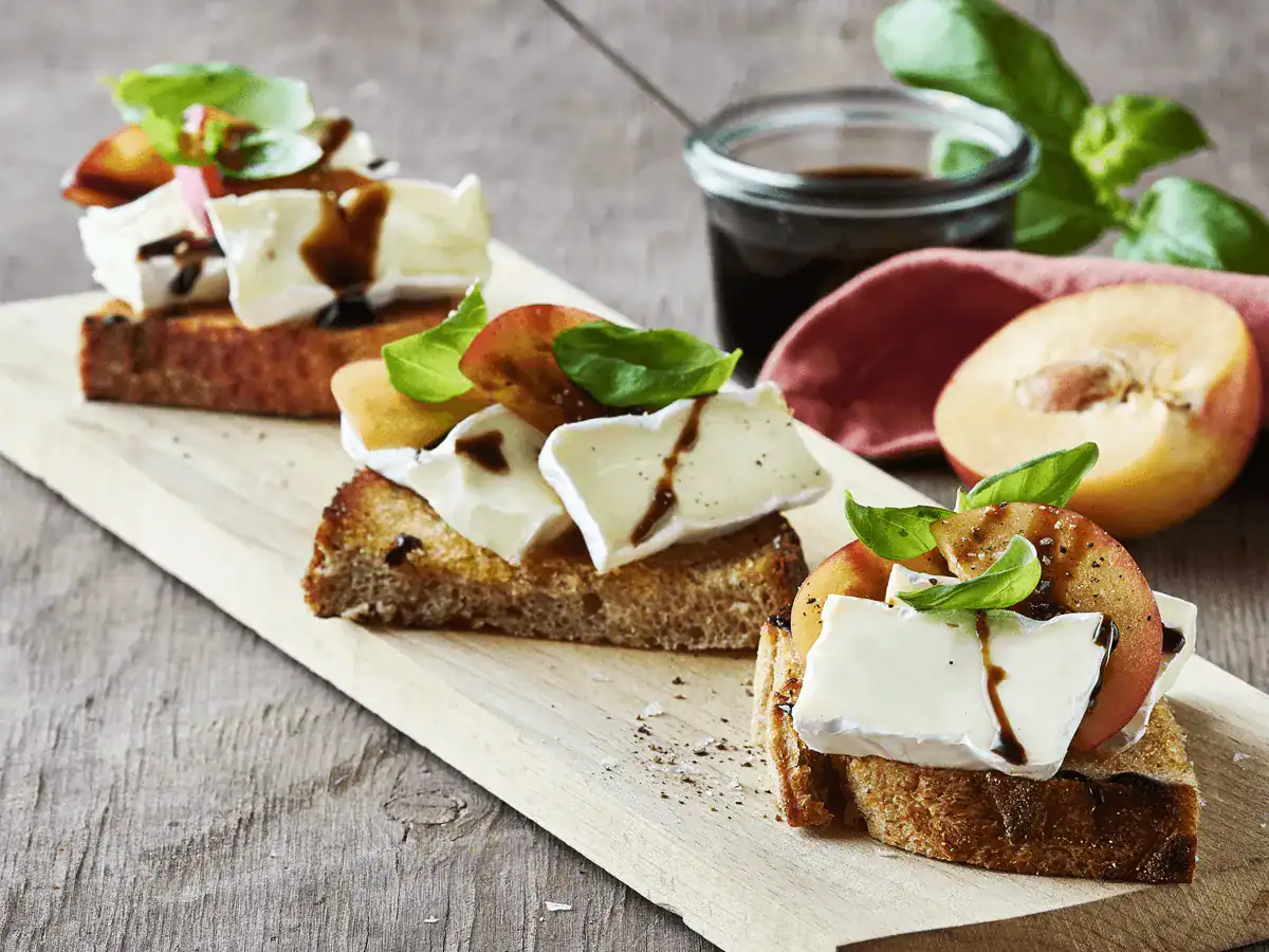 Camembert and Peach Toast with Honey - Emborg Malaysia