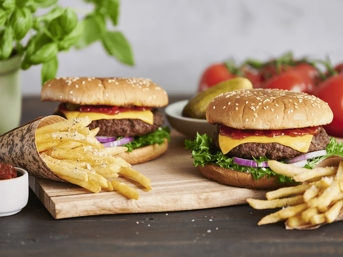 Classic Cheeseburger with French Fries - Emborg 