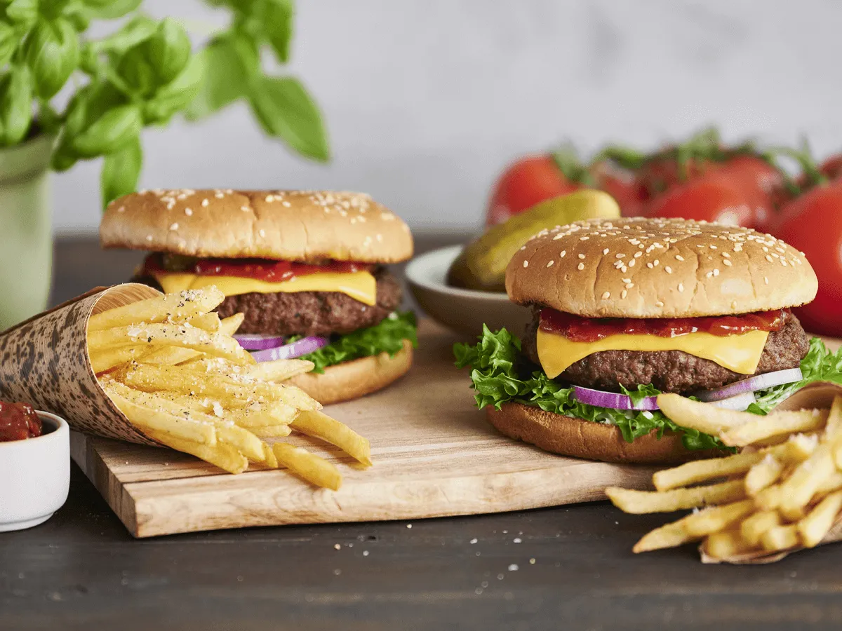 Juicy Classic Cheeseburger - Emborg 