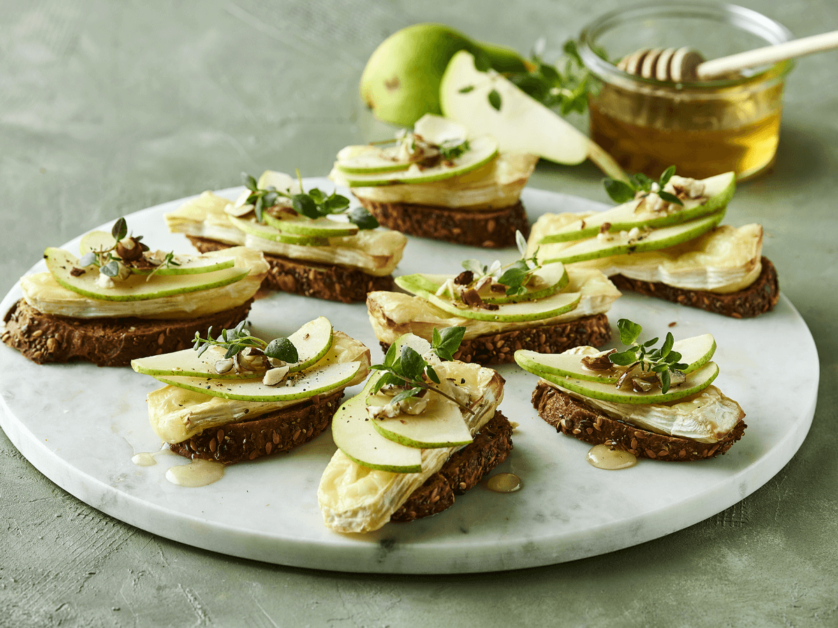 Tasty Bruschetta with Pear, Thyme and Honey - Emborg Singapore