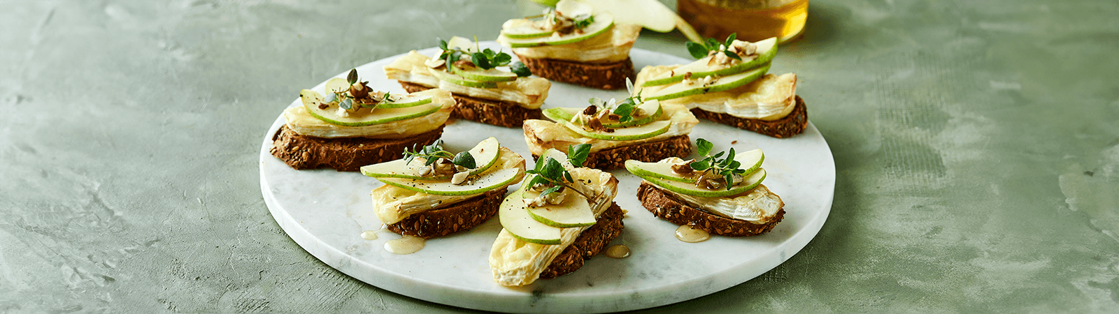 Tasty Bruschetta with Pear, Thyme and Honey - Emborg Singapore