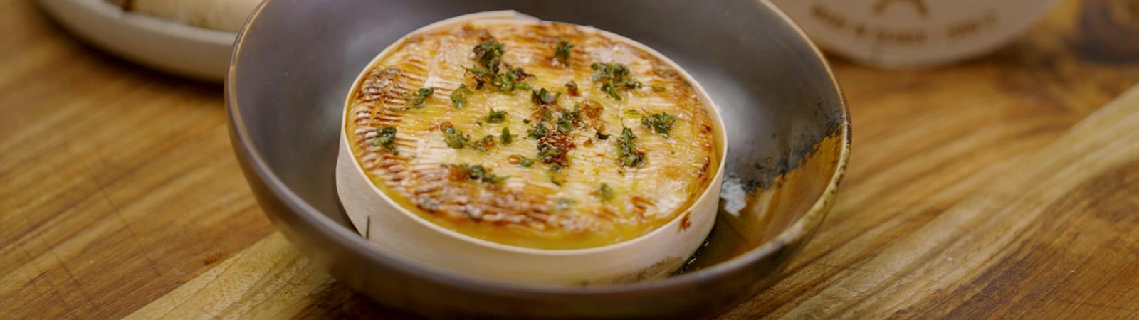 Easy, Cheesy Air Fryer Camembert - Emborg Malaysia