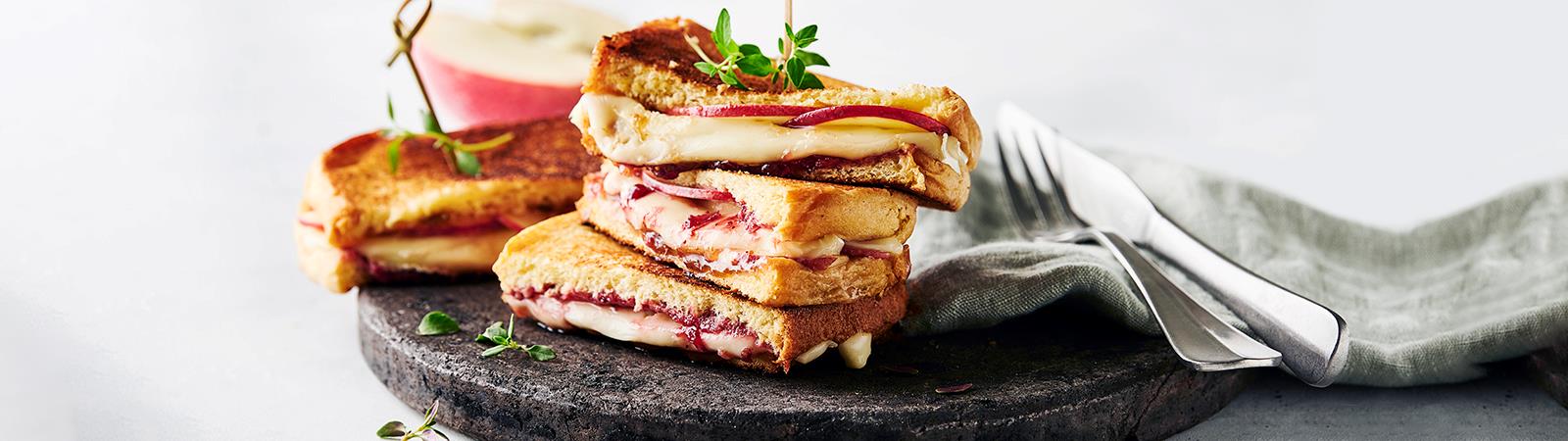 Grilled Brie Sandwich with Apples and Figs - Emborg