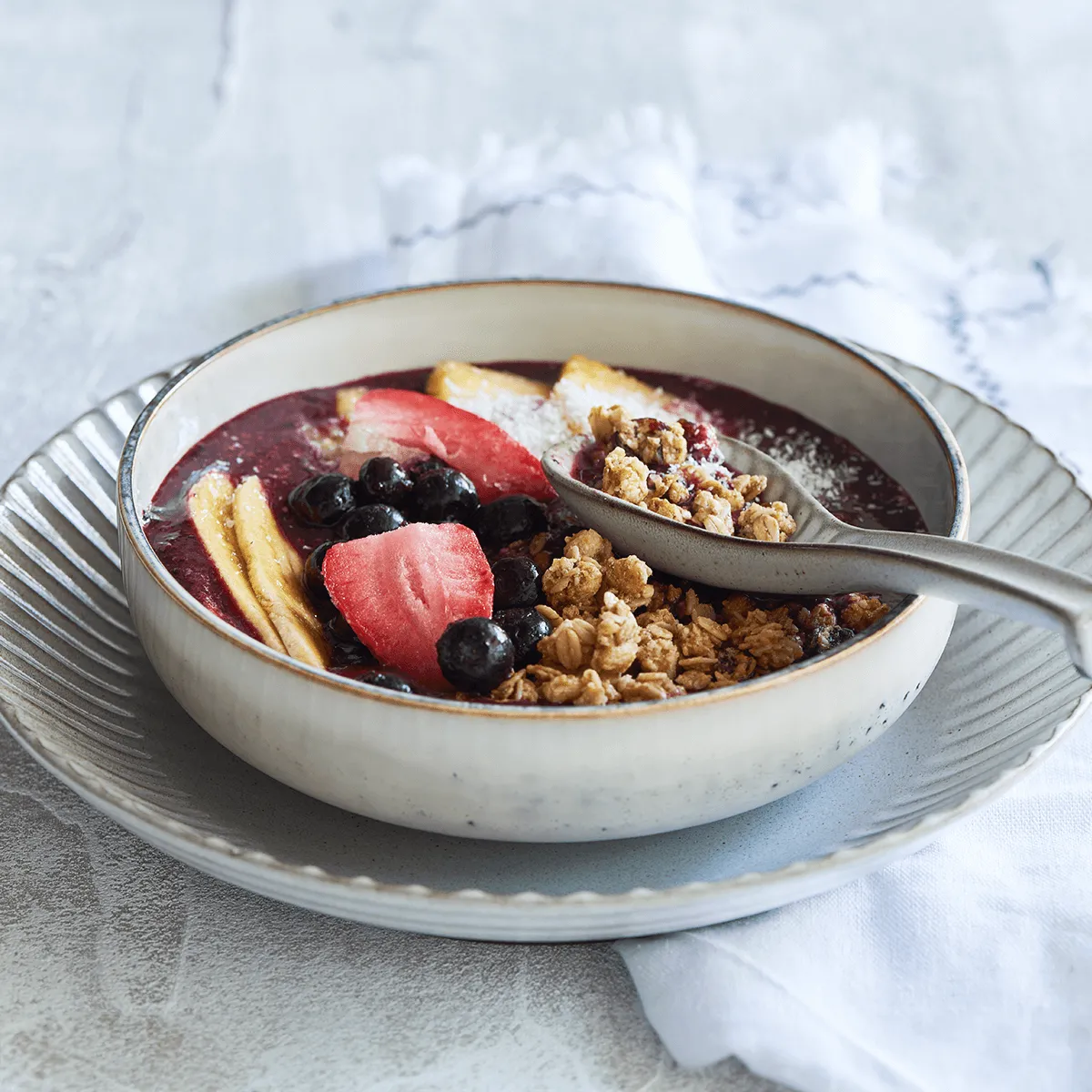 Smoothie Bowl with Granola - Emborg Singapore