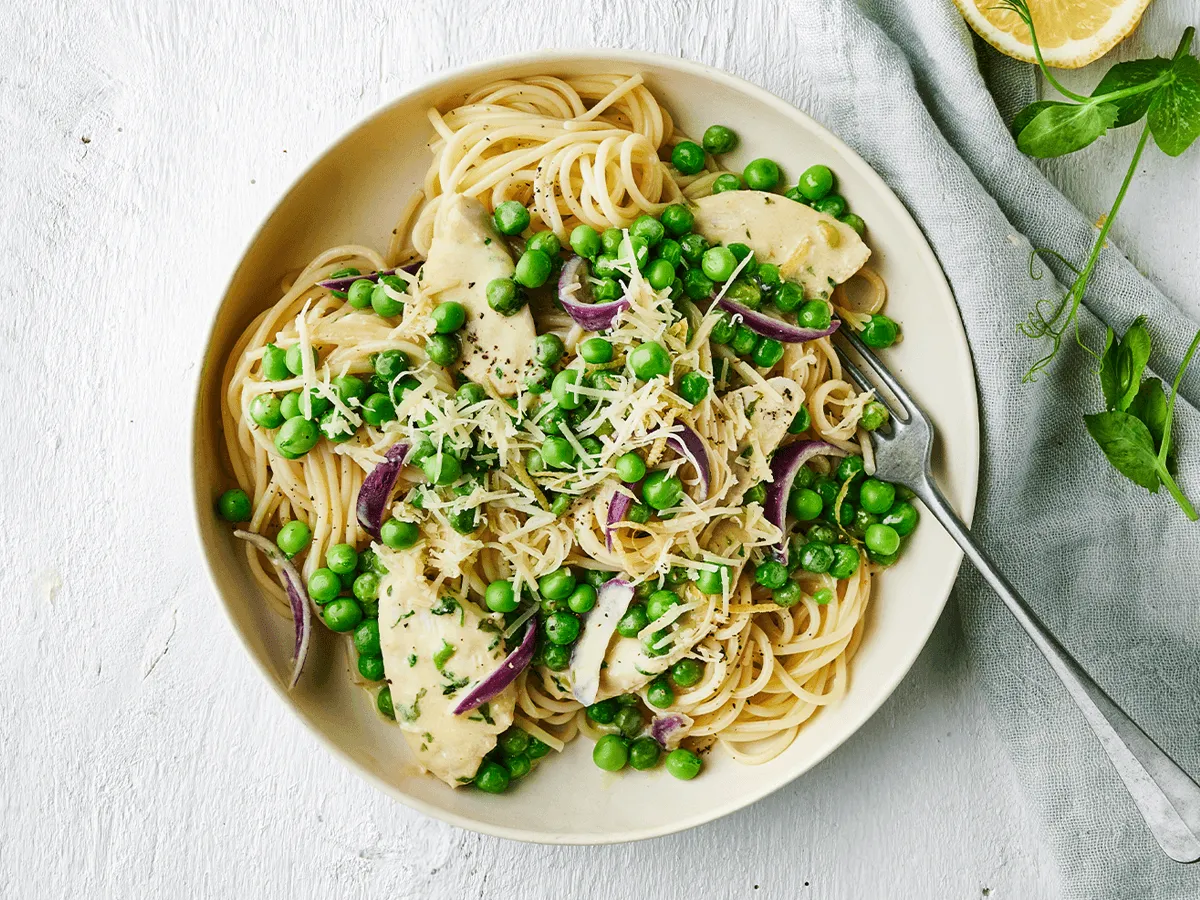Creamy Pasta with Chicken, Peas and Cheese - Emborg Singapore