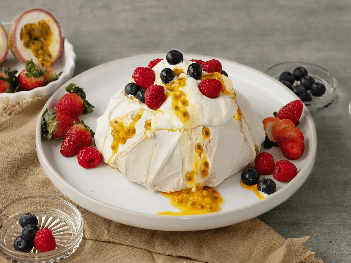Delicious Pavlova - Emborg 