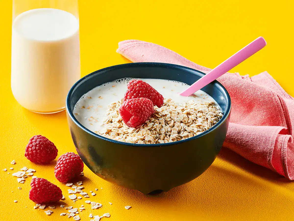 Quick Oats with Raspberries and Fresh Milk - Emborg Philippines