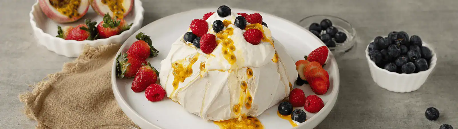 Delicious Pavlova - Emborg