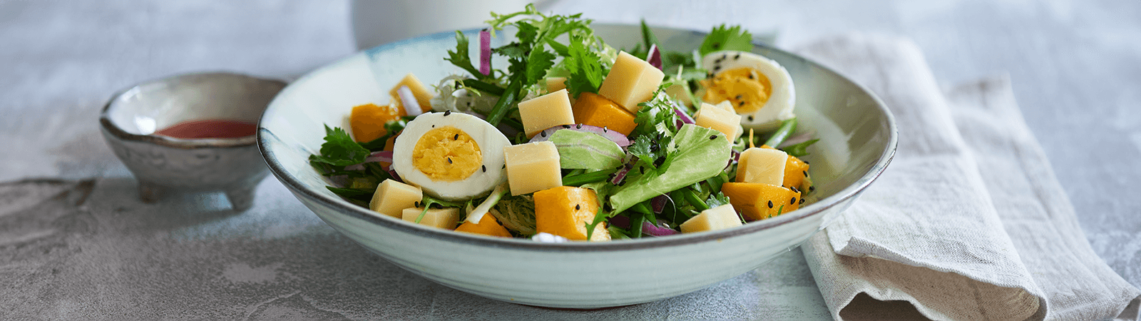 Salad with Cheese &amp; Mango - Emborg 