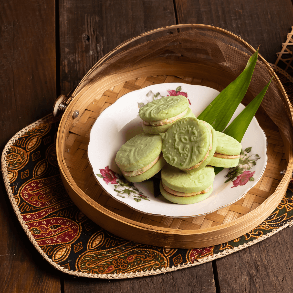 Pandan Gula Melaka Sandwich Cookies - Emborg 