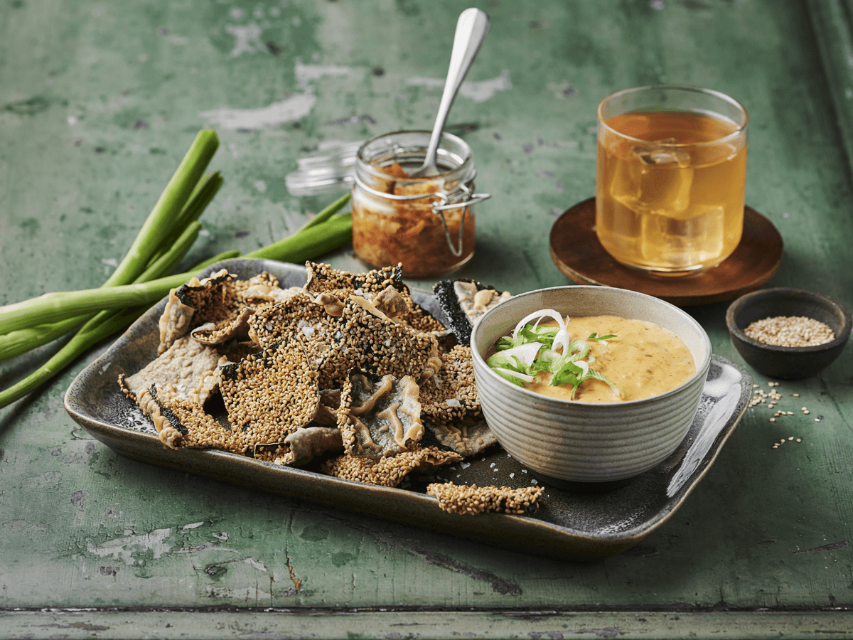 Kimchi Cheese Sauce with Seaweed Chips - Emborg