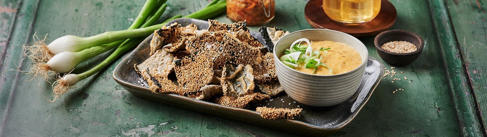 Kimchi Cheese Sauce with Seaweed Chips - Emborg