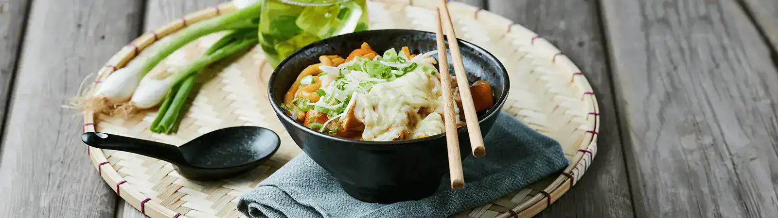 Cheesy Creamy Curry Udon - Emborg 