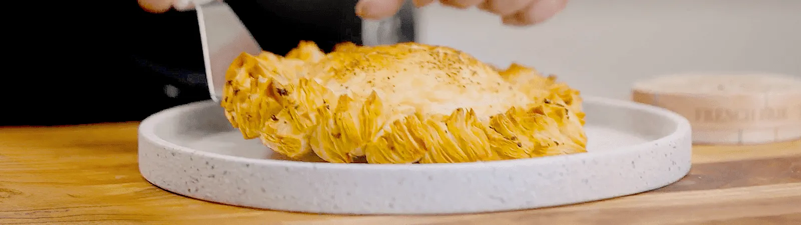 Puff Pastry Twist with Baked Brie - Emborg 