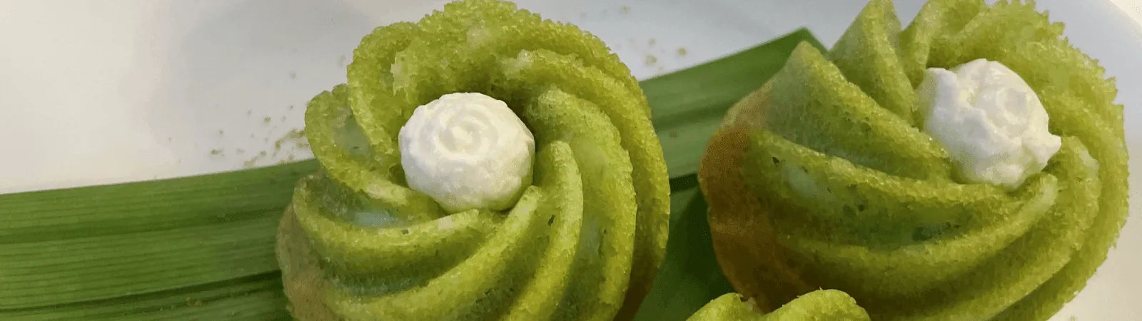 Steamed Pandan Cheesecake Kaswi - Emborg 