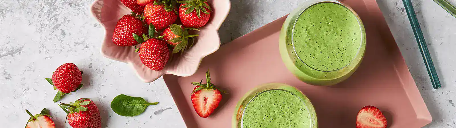 Spinach Berry Smoothie - Emborg Malaysia