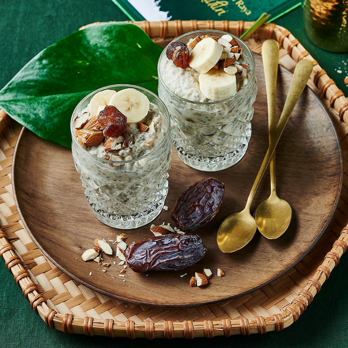 Date and Almond Overnight Oats - Emborg