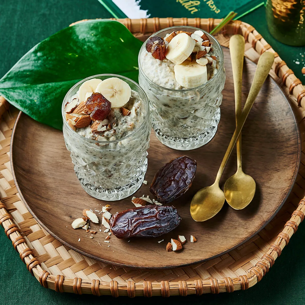 Date and Almond Overnight Oats - Emborg