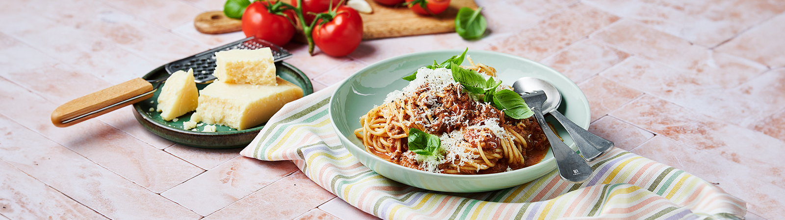 Classic Spaghetti Recipe  - Emborg Malaysia