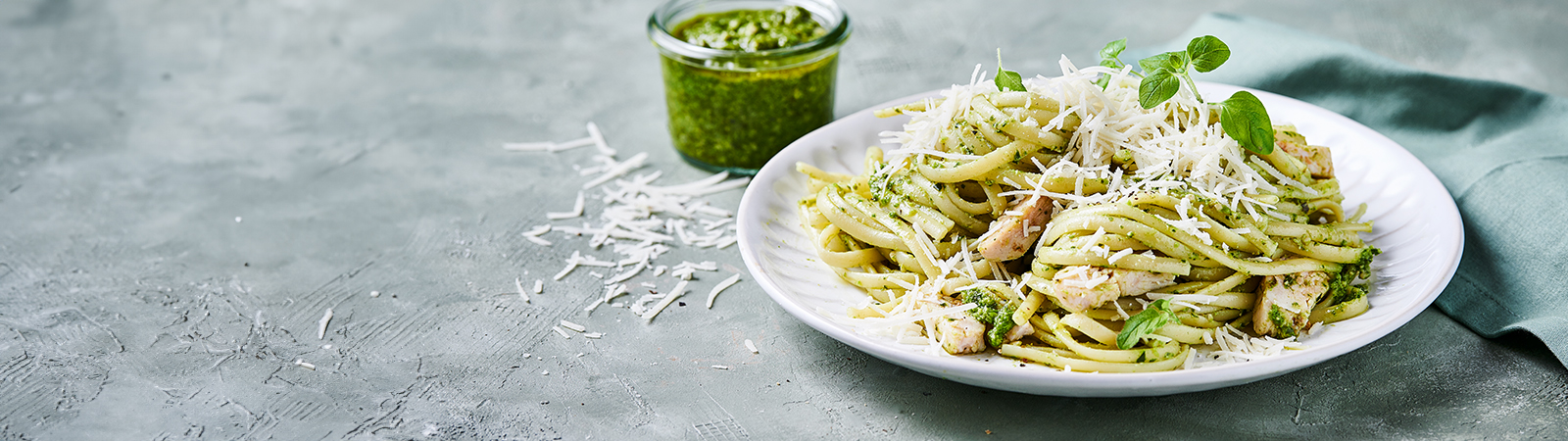 Cheesy Chicken Pesto Pasta - Emborg