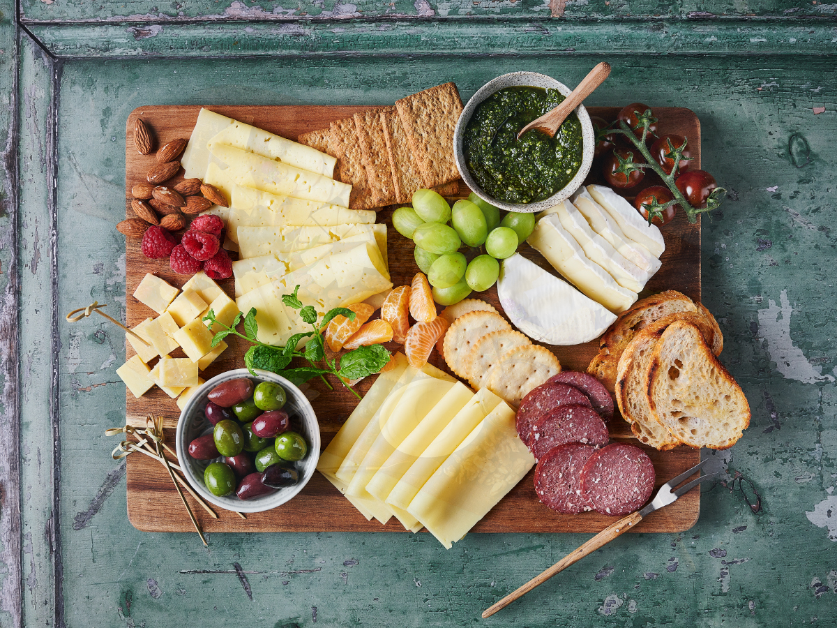 Beginner-friendly Cheese Board - Emborg