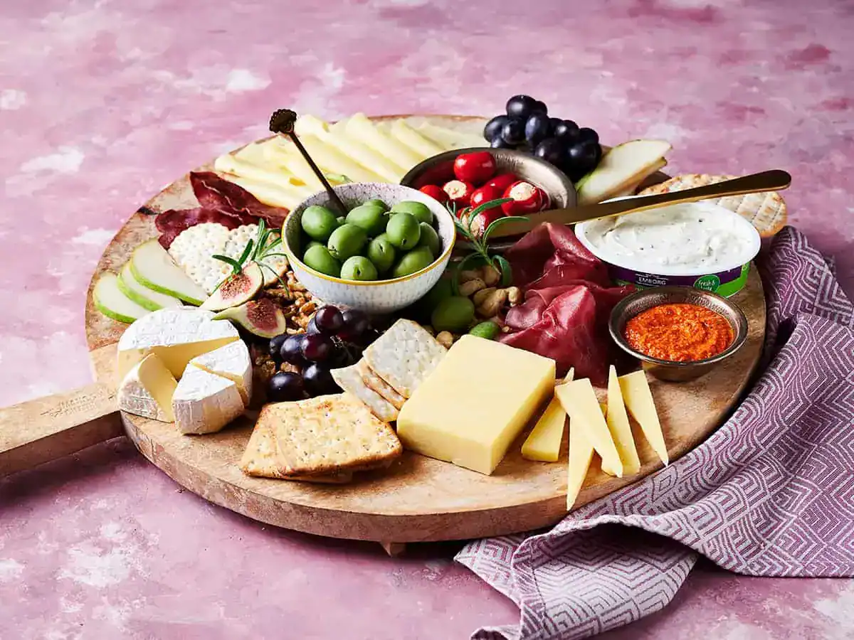 Easy Cheese Board - Emborg Malaysia